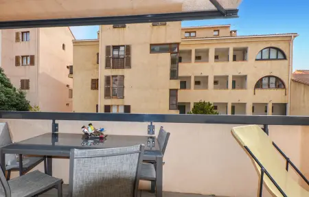 Appartement lumineux à Calvi, à deux pas de la plage et du centre : photo 8