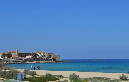 Appartement lumineux à Calvi, à deux pas de la plage et du centre : photo 15