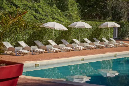 Bungalow 25 m² à Saint-Chéron, piscine partagée et jardin : photo 1