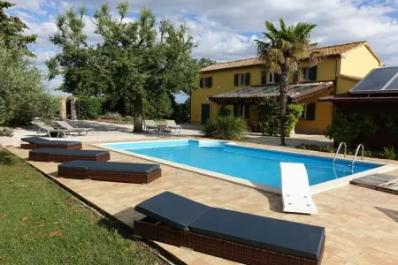 Maison rustique avec vue mer et piscine à San Costanzo : photo 2