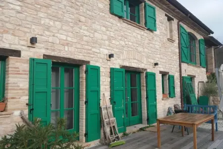 Maison de vacances à Cagli : 3 chambres, 2 salles de bains et jardin : photo 3
