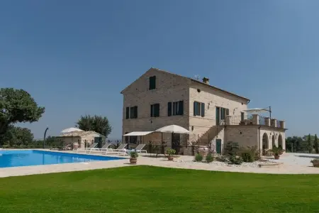 Maison 8 chambres avec piscine et vue 360° à Corridonia : photo 4