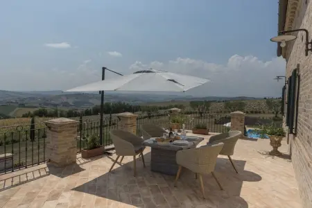 Maison 8 chambres avec piscine et vue 360° à Corridonia : photo 5