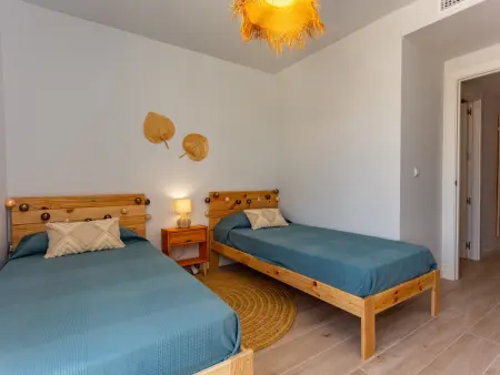 Appartement moderne, parking, clim et piscine - 4 pers. : photo 16