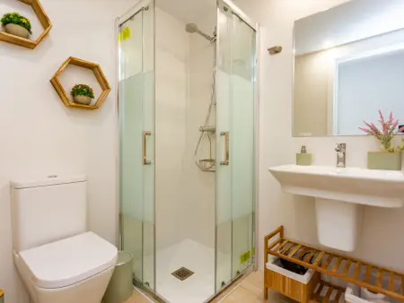 Appartement moderne, parking, clim et piscine - 4 pers. : photo 17
