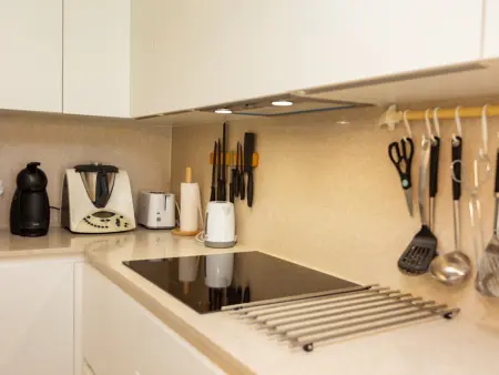 Appartement moderne, parking, clim et piscine - 4 pers. : photo 24