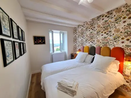 Maison avec piscine privée - 13 pers., Gîte 11 personnes à Montchal : photo 28