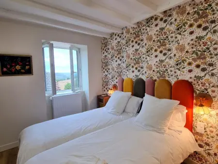 Maison avec piscine privée - 13 pers., Gîte 11 personnes à Montchal : photo 30