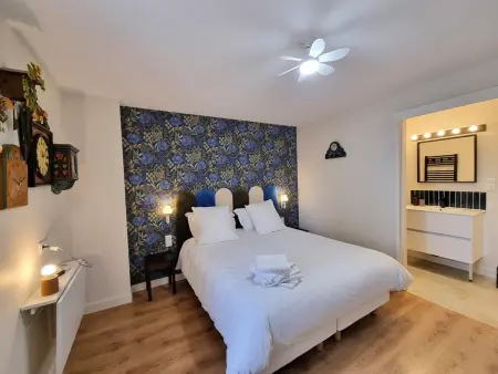 Maison avec piscine privée - 13 pers., Gîte 11 personnes à Montchal : photo 32