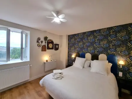 Maison avec piscine privée - 13 pers., Gîte 11 personnes à Montchal : photo 33