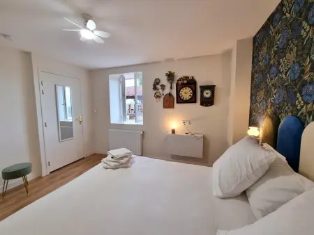 Maison avec piscine privée - 13 pers., Gîte 11 personnes à Montchal : photo 34