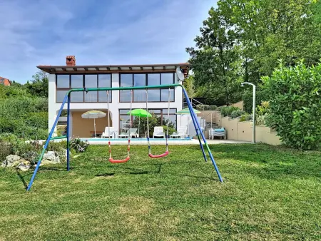 Maison Pod Meloni avec piscine privée, 4 chambres à Motovun : photo 1