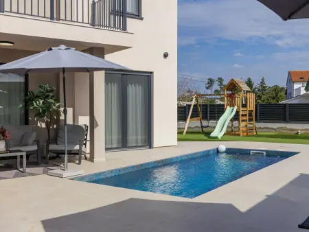 Villa Veronica, piscine chauffée privée près de Poreč : photo 2