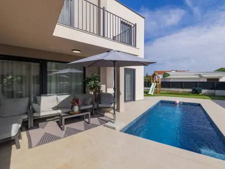 Villa Veronica, piscine chauffée privée près de Poreč : photo 9