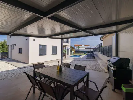 Villa Veronica, piscine chauffée privée près de Poreč : photo 39