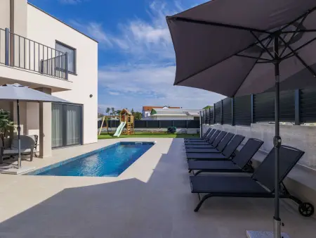 Villa Veronica, piscine chauffée privée près de Poreč : photo 41