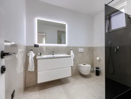 Villa Veronica, piscine chauffée privée près de Poreč : photo 53
