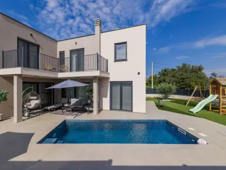 Villa Veronica, piscine chauffée privée près de Poreč : photo 56