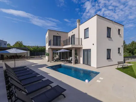 Villa Veronica, piscine chauffée privée près de Poreč : photo 57