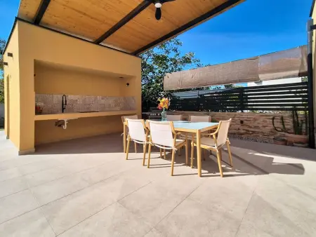 Maison avec piscine chauffée privée à Kaštel Kambelovac, 3 chambres : photo 3