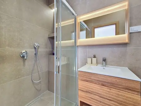 Maison avec piscine chauffée privée à Kaštel Kambelovac, 3 chambres : photo 32