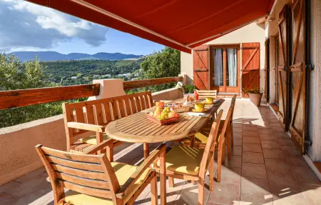 Maison perchée avec vue mer et jardin privé à Bastia : photo 2