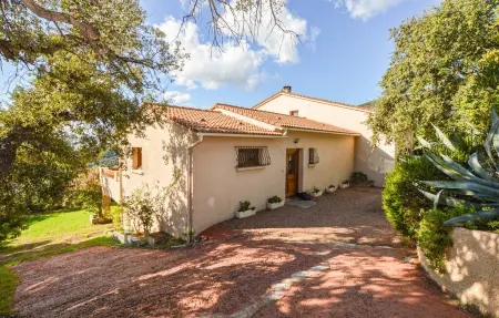 Maison perchée avec vue mer et jardin privé à Bastia : photo 10
