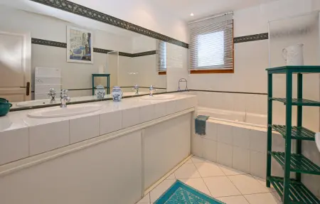 Maison perchée avec vue mer et jardin privé à Bastia : photo 28