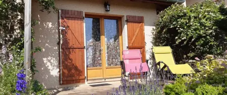 Gîte indépendant Saint-Romain-de-Popey 30 m², terrasse : photo 3