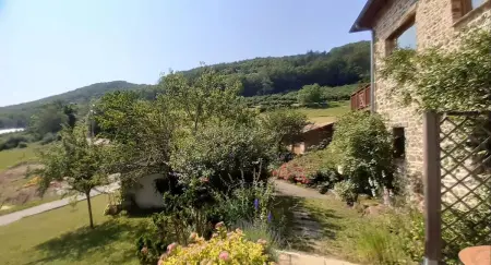 Gîte indépendant Saint-Romain-de-Popey 30 m², terrasse : photo 5