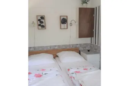 536421, Maison de vacances à Tignale avec piscine : photo 10