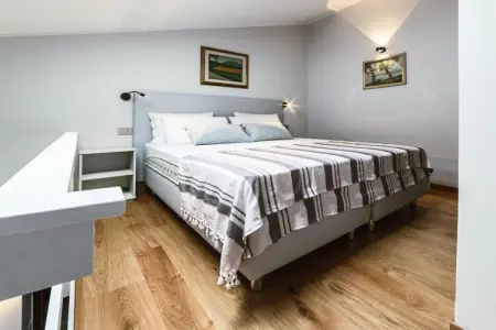 Loft lumineux en centre-ville, Toscolano Maderno, bord du lac de Garde : photo 4