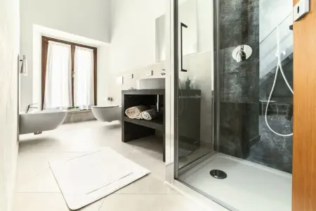 Loft lumineux en centre-ville, Toscolano Maderno, bord du lac de Garde : photo 7