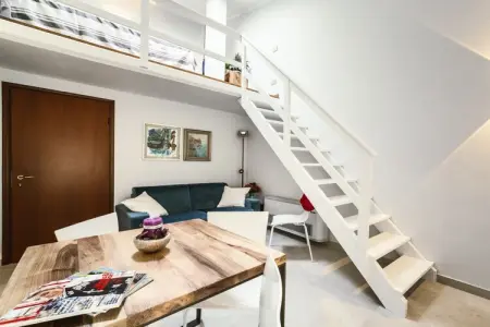 Loft lumineux en centre-ville, Toscolano Maderno, bord du lac de Garde : photo 9