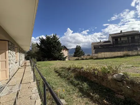 Appartement lumineux en rez-de-jardin, parking, Font-Romeu : photo 9