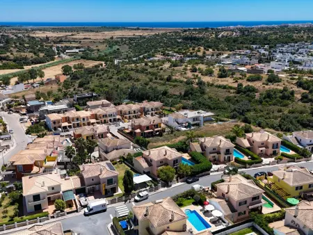 Villa avec piscine privée 4x8 m à Alcantarilha, 3 chambres : photo 22