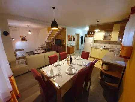 Maison avec piscine privée sur grand terrain à Buje, Istrie : photo 4