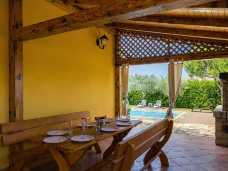 Maison avec piscine privée sur grand terrain à Buje, Istrie : photo 30