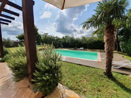 Maison avec piscine privée sur grand terrain à Buje, Istrie : photo 37