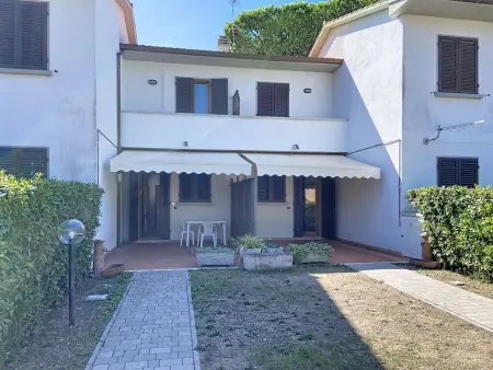 Maison jumelée à 100 m de la plage, Vada (Italie) : photo 26