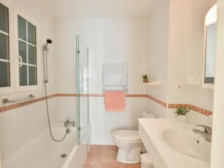 Le Bourg Est 14, Villa avec piscine chauffable, près du golf : photo 14