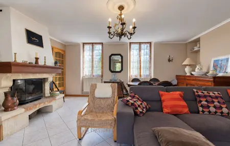 Charmante maison avec piscine, Maison 7 personnes à Saint Sorlin de Conac : photo 5