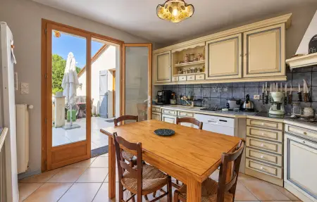 Charmante maison avec piscine, Maison 7 personnes à Saint Sorlin de Conac : photo 6