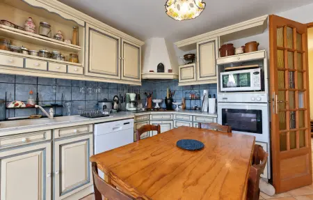 Charmante maison avec piscine, Maison 7 personnes à Saint Sorlin de Conac : photo 7
