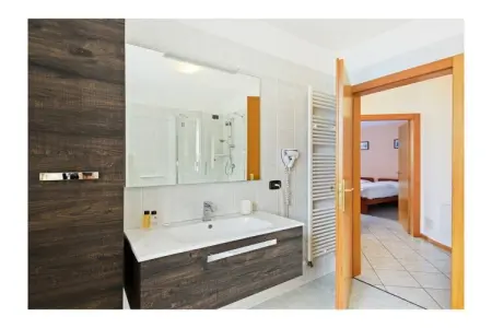 412088, Appartement avec piscine à Ledro, Tennessee : photo 16