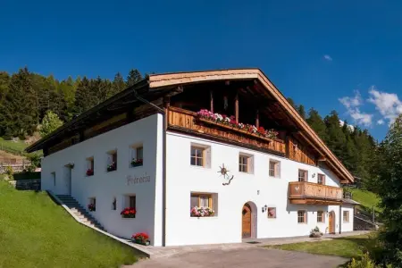 Maison Pavel avec terrasse et vue Dolomites, Sankt Ulrich : photo 2