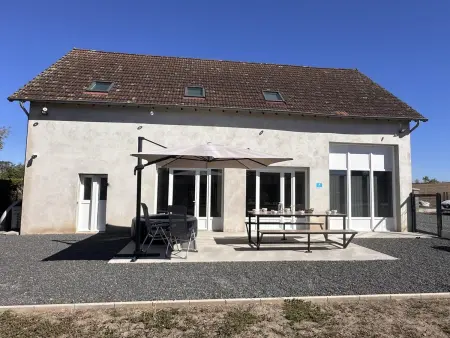 Gîte Le Paddock à Diou : 15 couchages, climatisé, animaux admis : photo 4