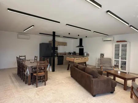 Gîte Le Paddock à Diou : 15 couchages, climatisé, animaux admis : photo 6