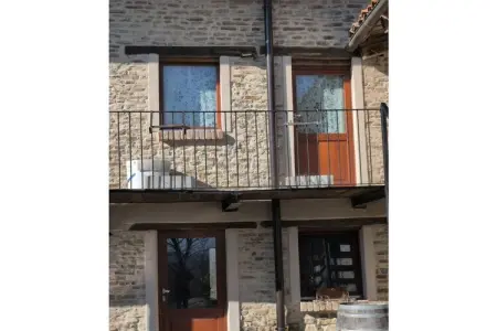 Maison de vacances en duplex à Cerretto Langhe, cheminée et jardin : photo 1