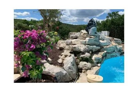 Villa de charme à Saint-Montan : piscine et deux terrasses : photo 4